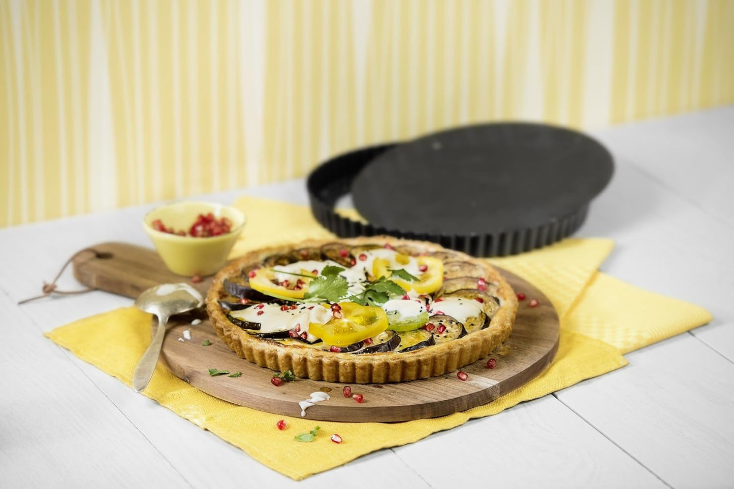 Kaiser Classic Tarteform Mit Hebeboden 28 Cm, Quicheform Antihaftbeschichte & Inspiration Muffinform Blech Für 12 Muffin, Muffin Backblech 38 X 27 Cm, Beschichtet, Standardgröße Stampi e teglie Naty Shop