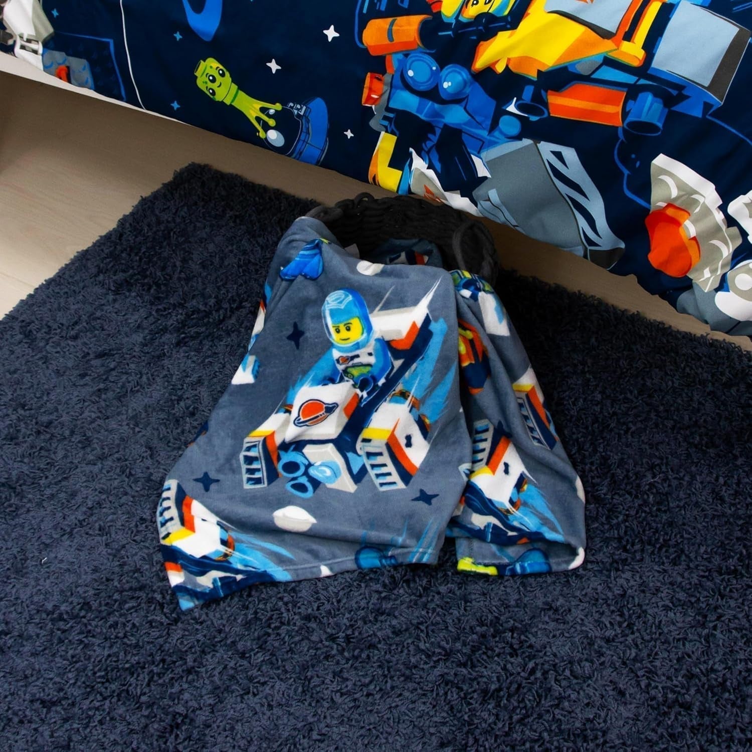 Coperta in pile ufficiale LEGO® City di Character World, morbidissima, calda coperta blu, design Cityspace, perfetta per la camera da letto, il campeggio e per dormire, letti e coperte da 100 x 150 cm Besuche den Character World-Store