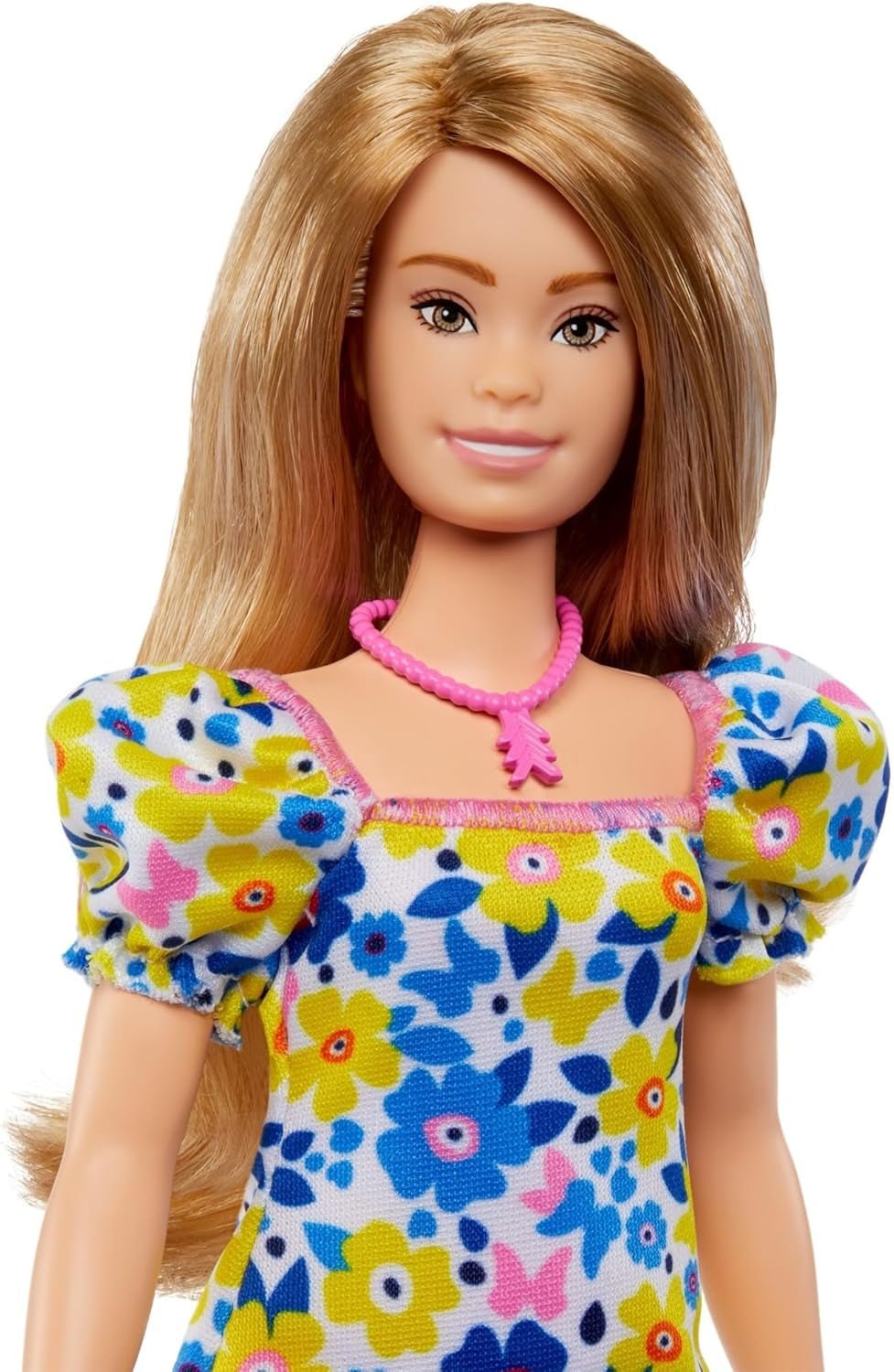 Barbie Fashionistas - sviluppata con la National Down Syndrome Society, capelli biondi e outfit trendy con abito floreale e scarpe da ginnastica bianche, per bambini dai 3 anni in su, HJT05 Naty Shop Dolls