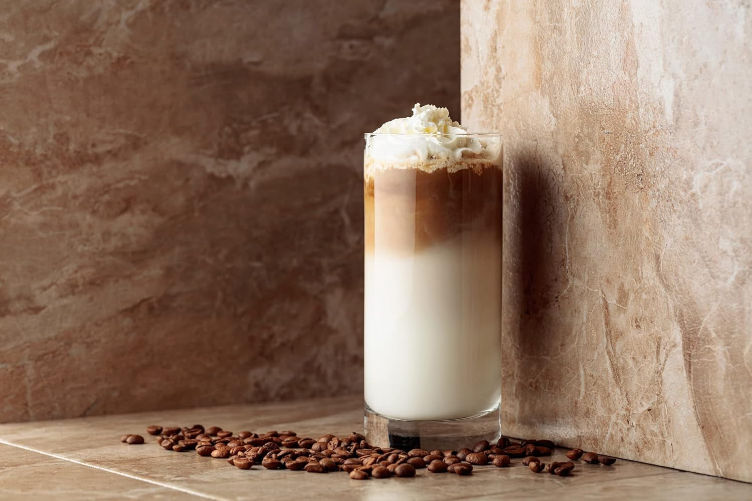Caffe Crema E Aroma Kaffeebohnen 2kg (4x500g), Barista Kaffee schokoladig und säurearm, Espressobohnen kräftig, Bohnenkaffee mit Arabica und Robusta, fine Crema, ideale per Milchkaffee