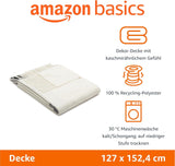 Coperta da tiro Amazon Basics, leggera, poliestere riciclato, coperta accogliente per l'arredamento della camera, 127 x 152 cm, bianco avorio con motivo blu Letti e coperte a quadri Besuche den Amazon Basics-Store