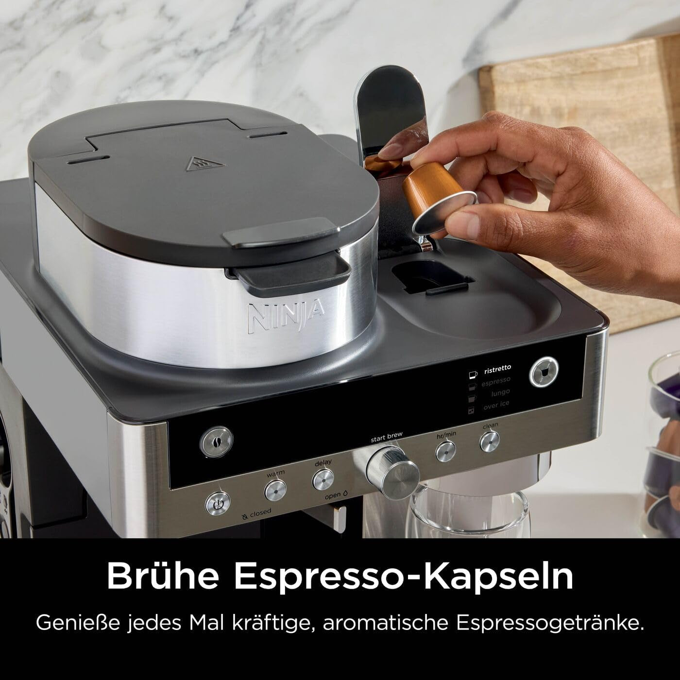 Macchina da caffè con filtro Ninja Prestige 2 in 1 con capsule e montalatte integrato, per latte macchiato, caffè freddo e Flat White, Nero CFN802EU