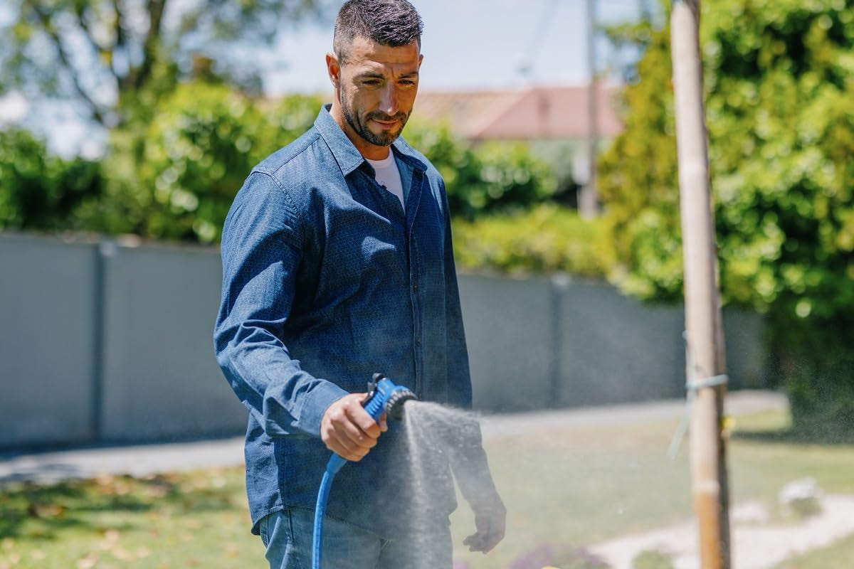 Goodyear - Tubo da giardino da 30 m flessibile, antitorsione e leggero in lattice e tessuto ad alta densità a 3 strati, attacchi rapidi da ½" e ¾" + pistola a spruzzo 7 funzioni