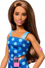 Barbie Fashionistas #242 Bambola con diabete di tipo 1 e vestito a pois e accessori in collaborazione con Breakthrough T1D, HYT97