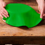 FunCakes Disco di Fondente Arrotolato Spring Greens: Delizioso sapore di vaniglia, già arrotolato, facile da usare, perfetto per decorare le torte, Pasta di Zucchero Naty Shop da 430g