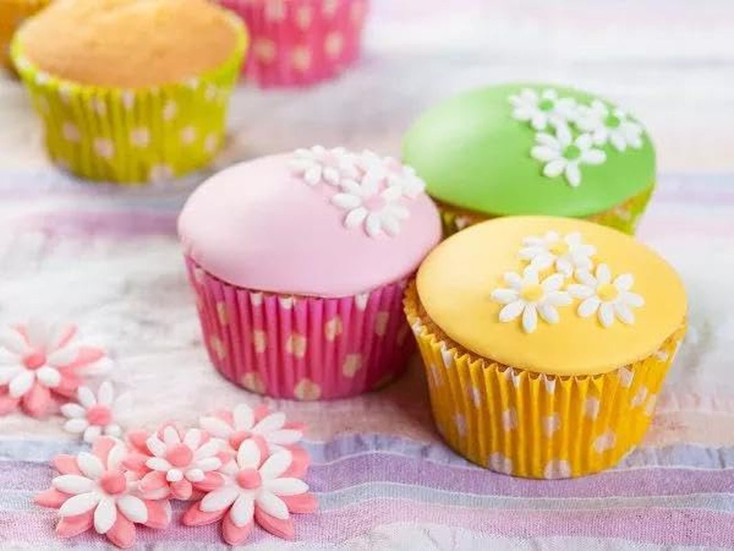 FunCakes Disco di Fondente Arrotolato Spring Greens: Delizioso sapore di vaniglia, già arrotolato, facile da usare, perfetto per decorare le torte, Pasta di Zucchero Naty Shop da 430g