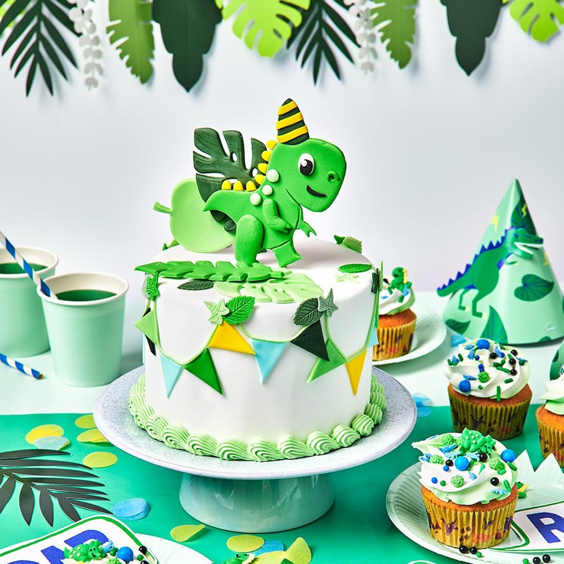 FunCakes Fondant Rolled Spring Green: Facile da usare, liscio, flessibile, soffice e plasmabile, perfetto per decorare torte, halal, kosher e senza glutine, Pasta di zucchero Naty Shop da 250g