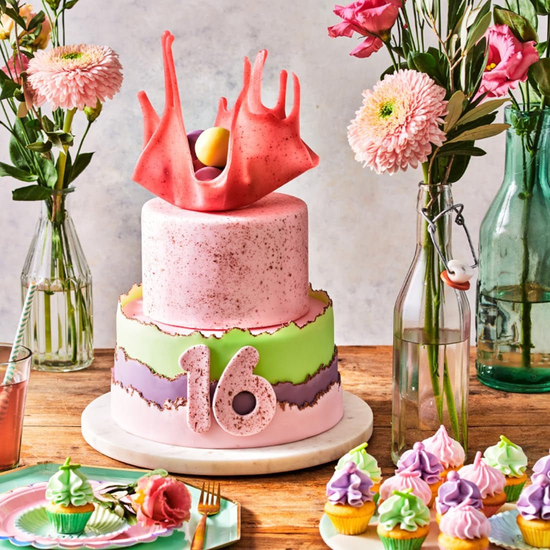 Fondant arrotolato verde lime FunCakes: facile da usare, liscio, flessibile, morbido e modellabile, perfetto per decorare torte, halal, kosher e senza glutine, pasta di zucchero Naty Shop da 250 g