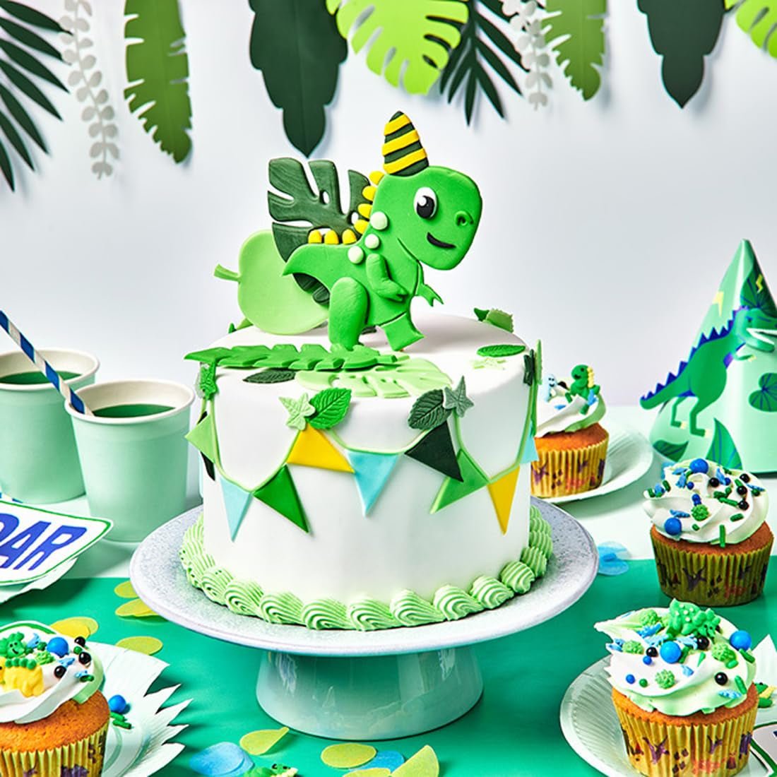 FunCakes Fondente Arrotolato Verde Foresta: facile da usare, liscio, flessibile, morbido e modellabile, perfetto per decorare torte, halal, kosher e senza glutine, pasta di zucchero Naty Shop da 250 g