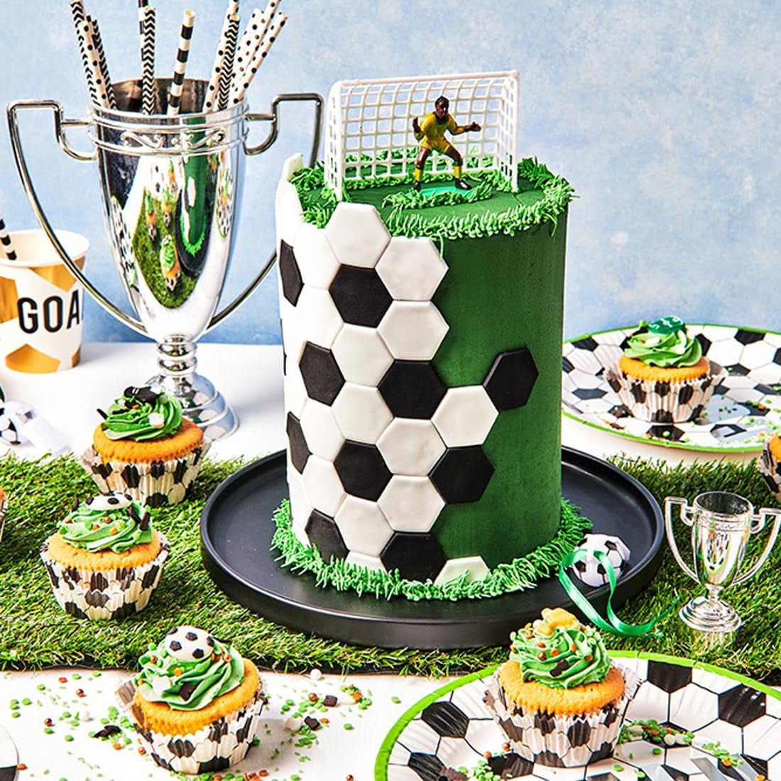 FunCakes Raven Black Fondant arrotolato: facile da usare, liscio, flessibile, morbido e modellabile, perfetto per decorare torte, halal, kosher e senza glutine. Pasta di zucchero Naty Shop da 1 kg (confezione da 2).