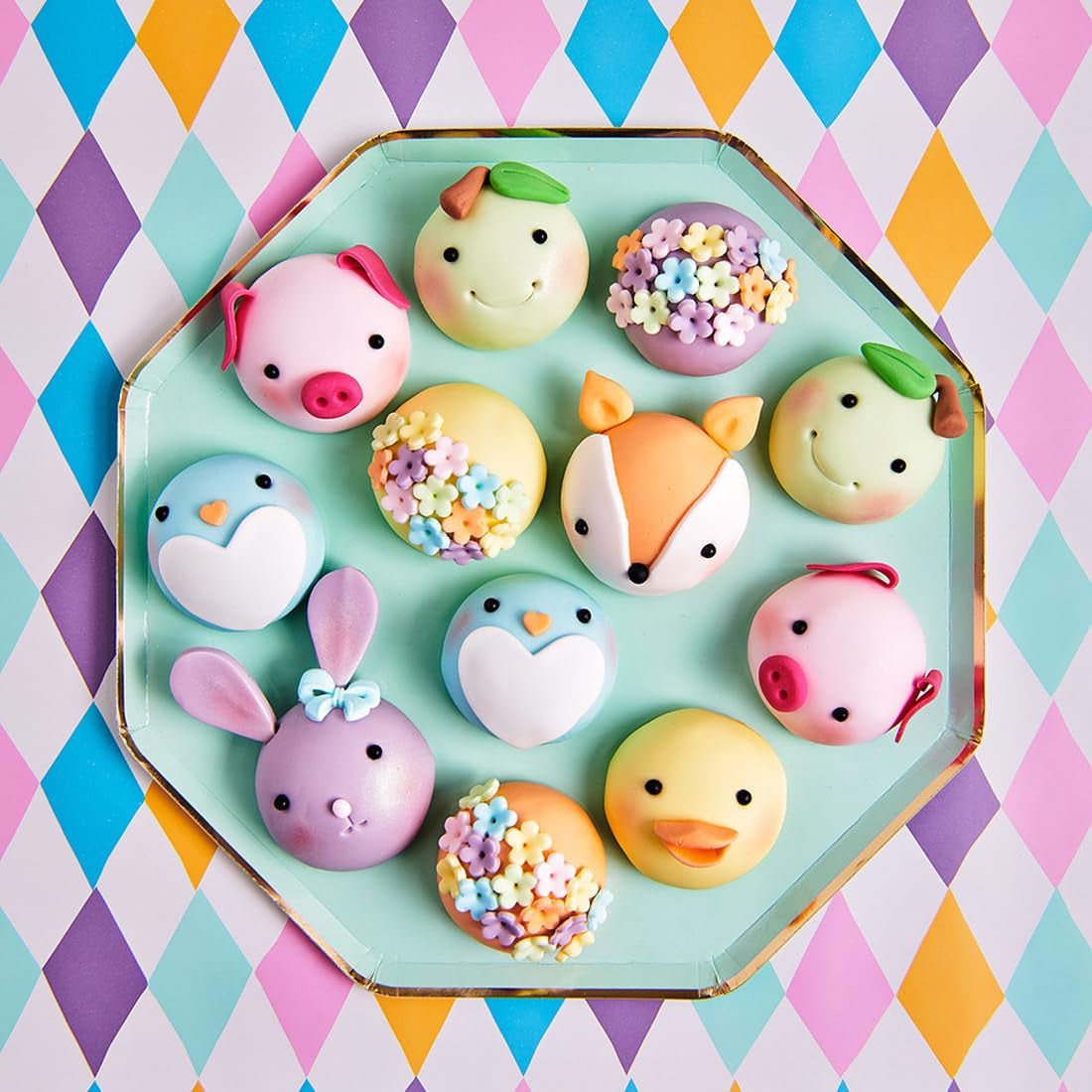 FunCakes Roll Fondant Bright White: facile da usare, liscio, flessibile, morbido e plasmabile, perfetto per decorare torte halal, kosher e senza glutine. 5 kg (da 2 a 2,5 kg) di pasta di zucchero Naty Shop