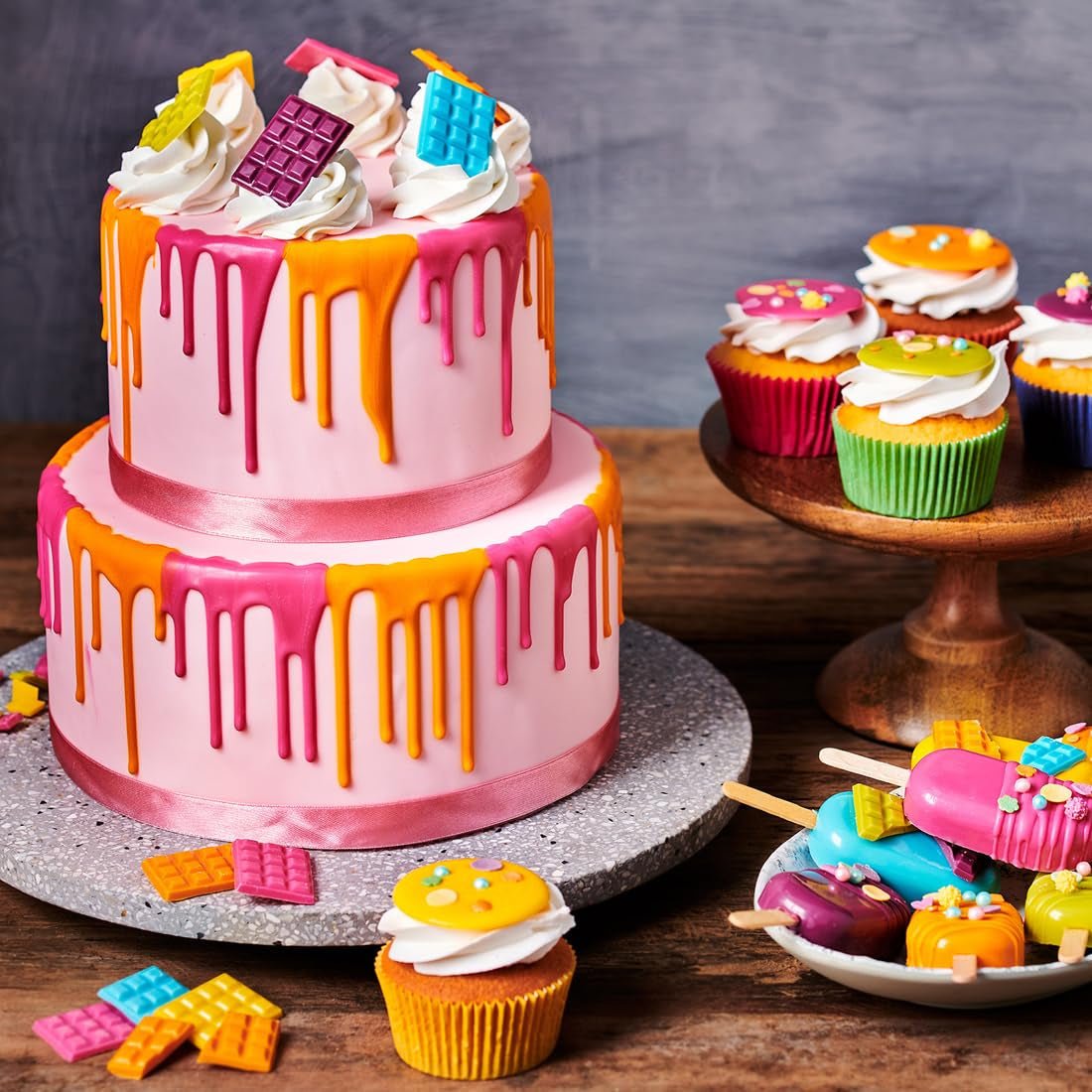 FunCakes Roll Fondant Sweet Pink: facile da usare, liscio, flessibile, morbido e plasmabile, perfetto per decorare torte halal, kosher e senza glutine. Pasta di zucchero Naty Shop da 1 kg