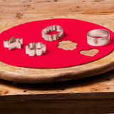 FunCakes Rotolo Arrotolato Disco Fondente Raven Black: Delizioso Gusto Vaniglia, 430g & Rotolo Arrotolato Disco Fondente Rosso Fuoco: Delizioso Gusto Vaniglia, Già Arrotolato, Facile da Usare, 430g Naty Shop Pasta di Zucchero