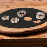 FunCakes Rotolo Arrotolato Disco Fondente Raven Black: Delizioso Gusto Vaniglia, 430g & Rotolo Arrotolato Disco Fondente Rosso Fuoco: Delizioso Gusto Vaniglia, Già Arrotolato, Facile da Usare, 430g Naty Shop Pasta di Zucchero