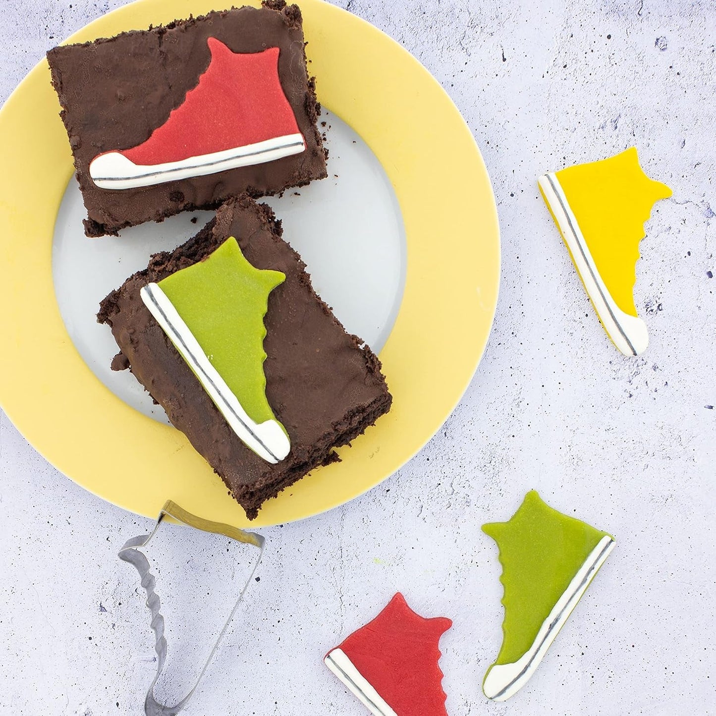 Günthart BackDecor 250g Fondant Rosso, Senza Olio Di Palma, Resistente Allo Strappo Per Ricoprire Torte E Pasticceria, Adatto Per Modellare, Confezione Da 2 (1 X 250g) Pasta Di Zucchero Naty Shop