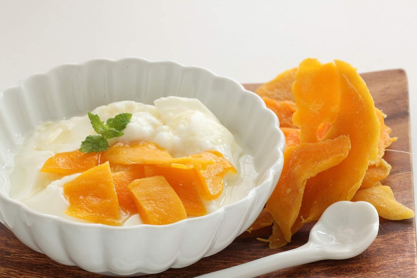 Mango essiccato Howa - frutta secca di qualità biologica, naturale e non solforata - ideale per cucinare, cuocere al forno o come spuntino salutare - fette di mango - senza zucchero - 1000 g di prodotti disidratati Naty Shop