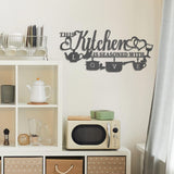KHayRovies Decorazione da parete per cucina in metallo Questa cucina è condita con amore Targa con nome in ferro rustico con lettere in ferro rustico con citazioni per cucina Rustico Soggiorno Statue e sculture Naty Shop