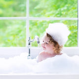 PAEDIPROTECT 2in1 shampoo e lozione lavante per neonati e bambini 200 ml, detersione delicata e capelli senza profumo e microplastiche, il bagnoschiuma idrata la pelle secca e sensibile, anche degli adulti Bambini - Bagno e Cura della Pelle Naty Shop