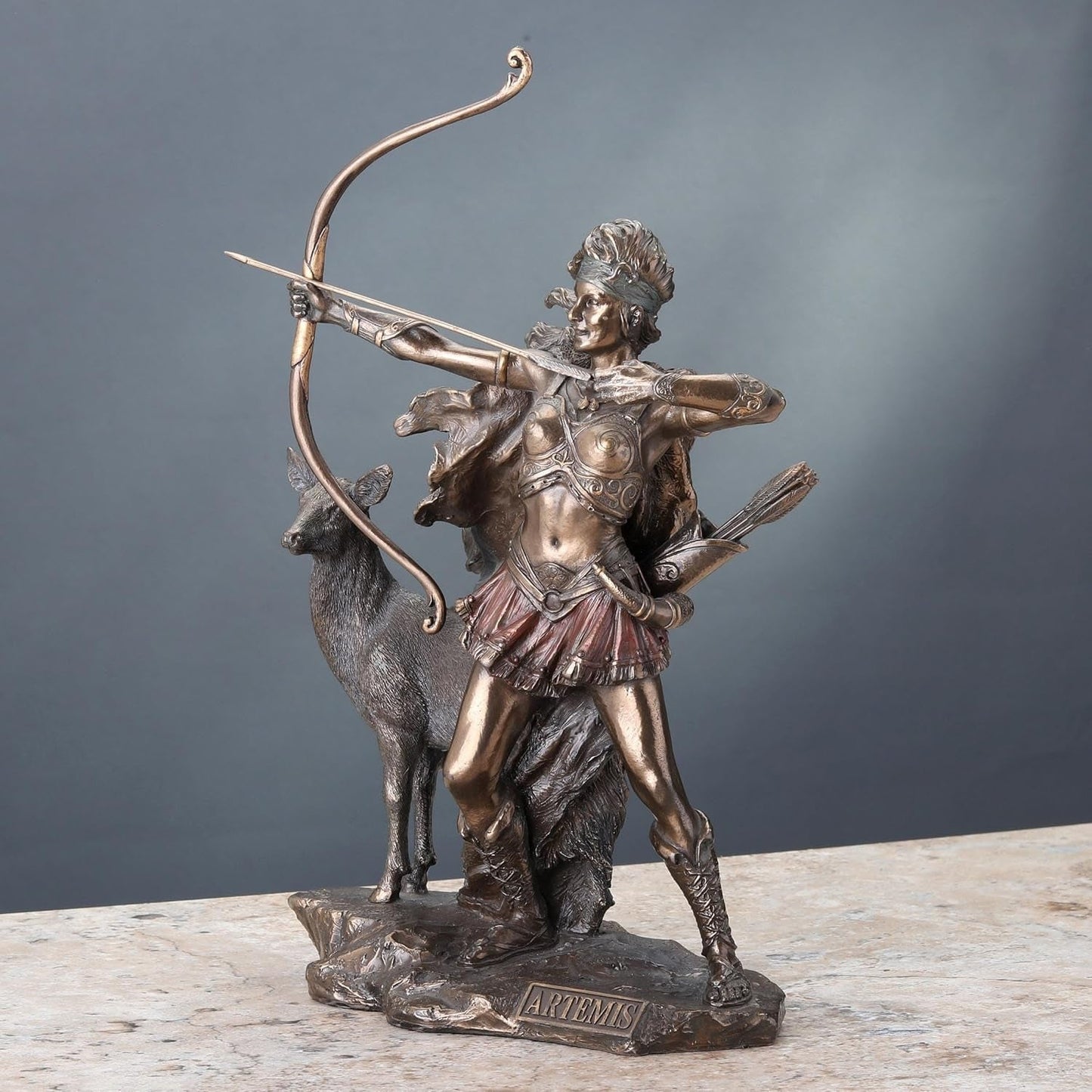 Statua in bronzo della dea della caccia e delle selvagge Naty Shop statuette e sculture