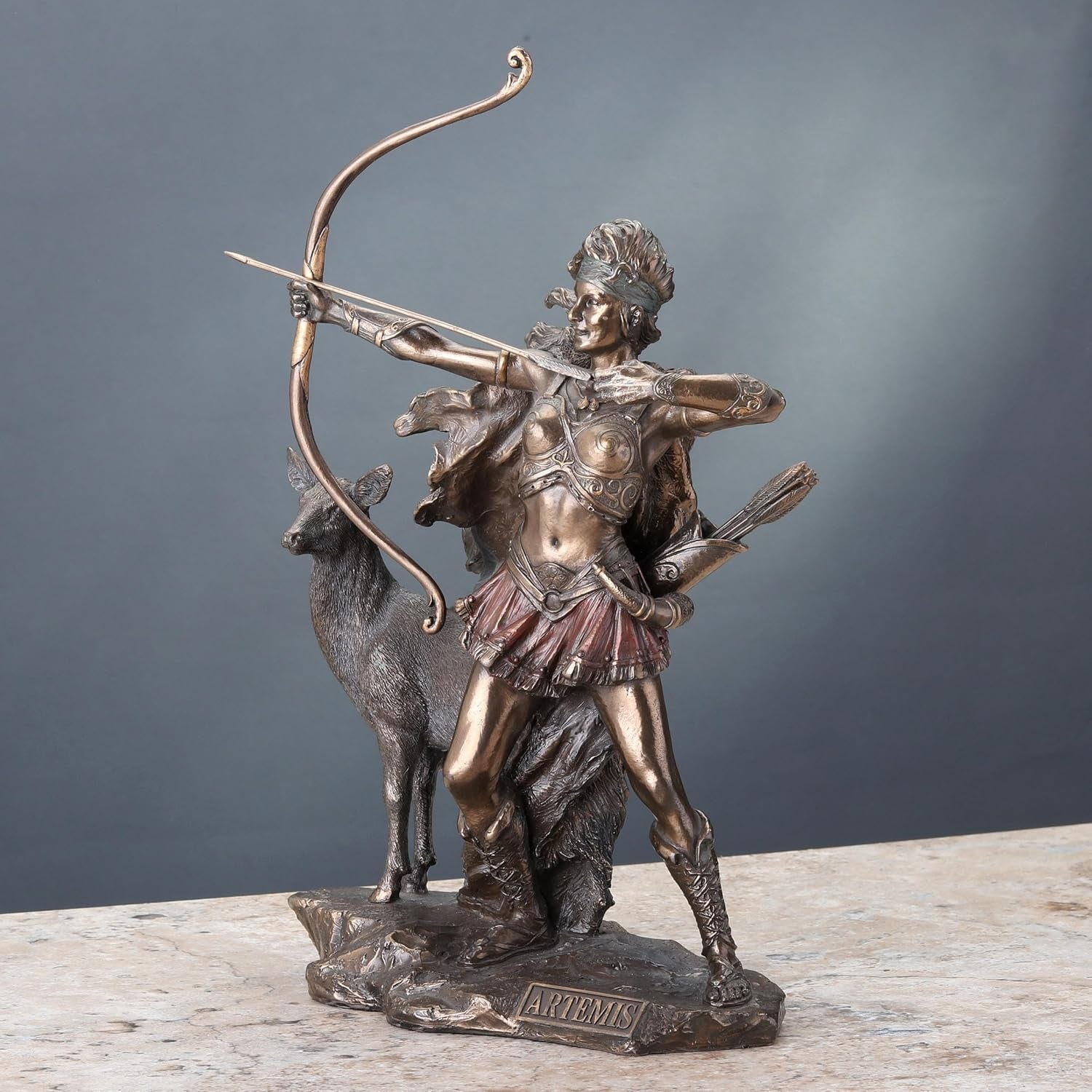 Statua in bronzo della dea della caccia e delle selvagge Naty Shop statuette e sculture