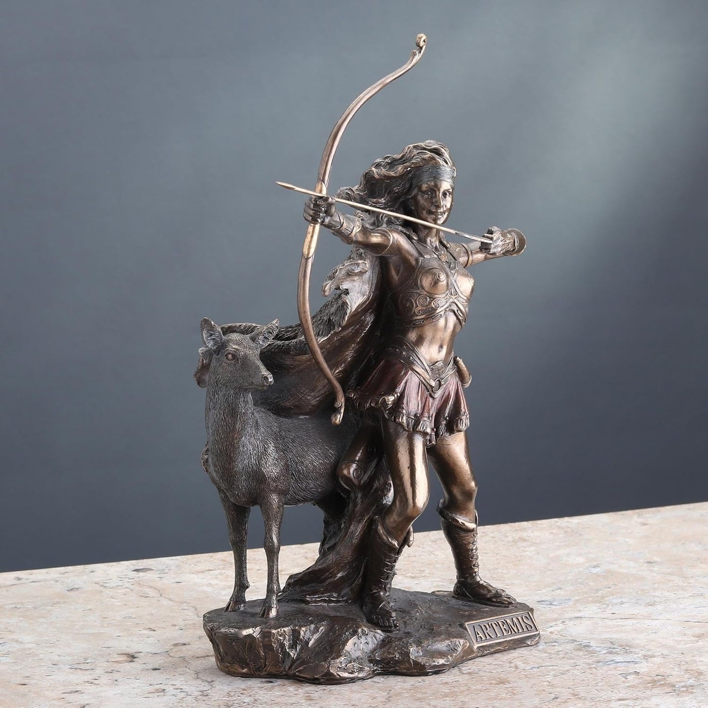 Statua in bronzo della dea della caccia e delle selvagge Naty Shop statuette e sculture