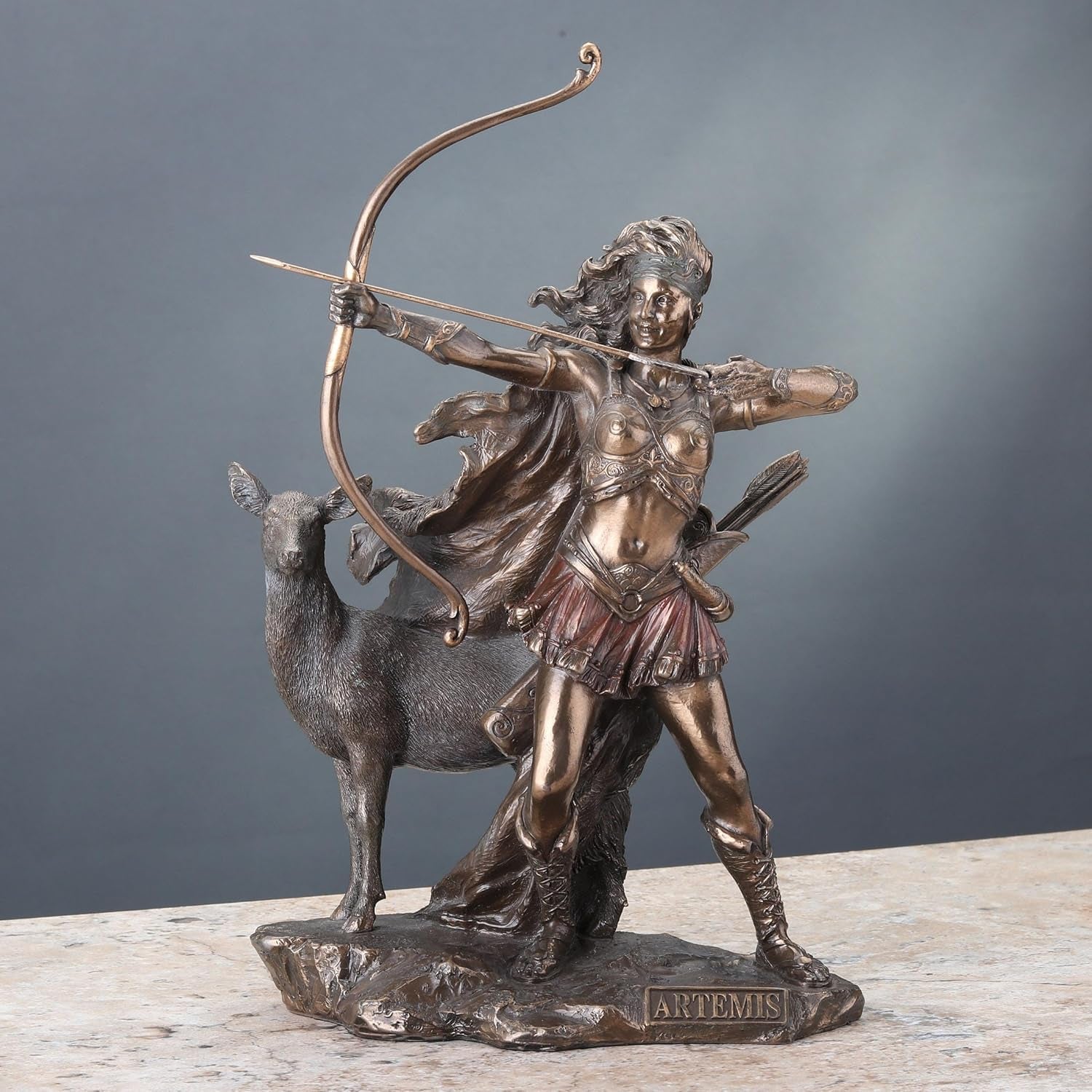 Statua in bronzo della dea della caccia e delle selvagge Naty Shop statuette e sculture