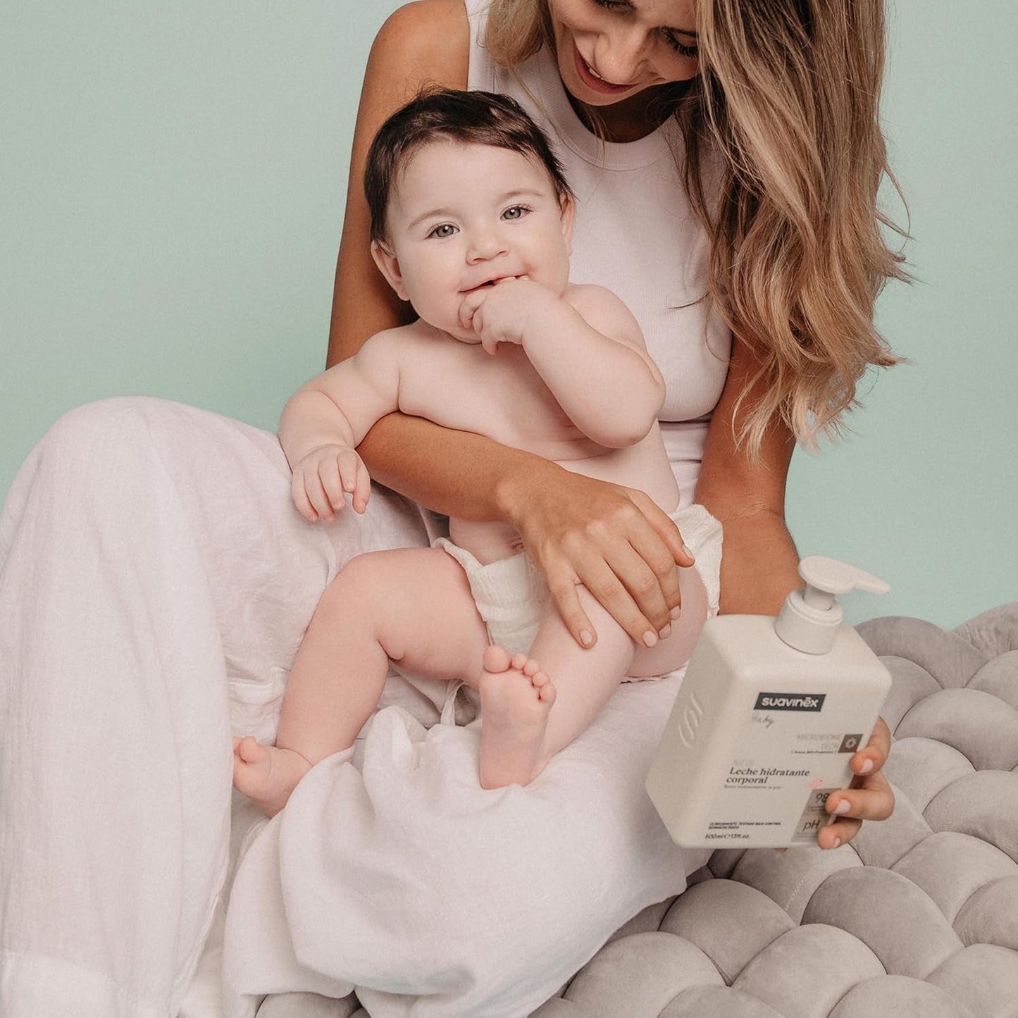 Suavinex, Syndet baby shampoo per pelle e capelli, senza sapone, 750ml + lozione corpo idratante, 750ml, adatto per pelli sensibili e neonati, con il 90%-93% di ingredienti naturali. Bambini - Negozio Naty per il bagno e la cura della pelle