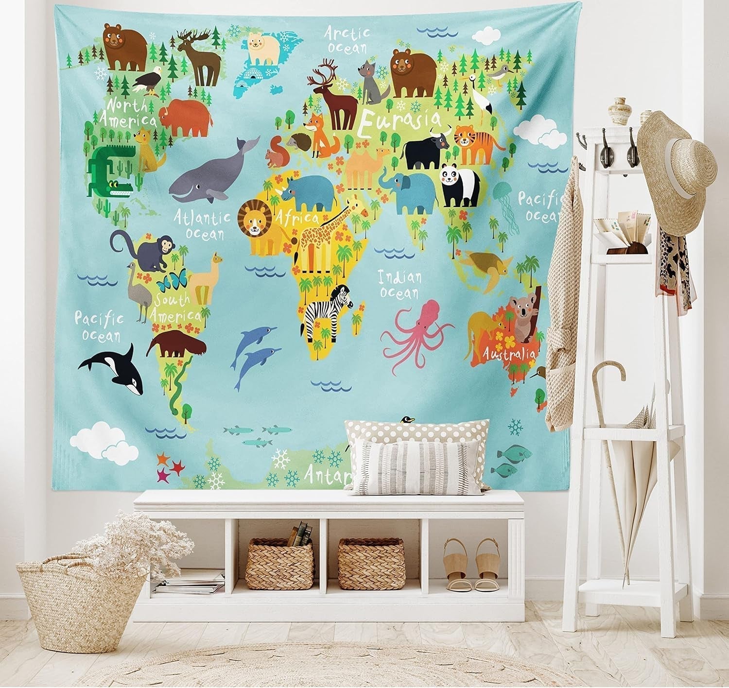 Arazzo abakuhaus Wanderlust disegni di mappe del mondo animale Home - Accessori e decorazioni Naty Shop Blu pallido Giallo-verde 150L X 110B Cm