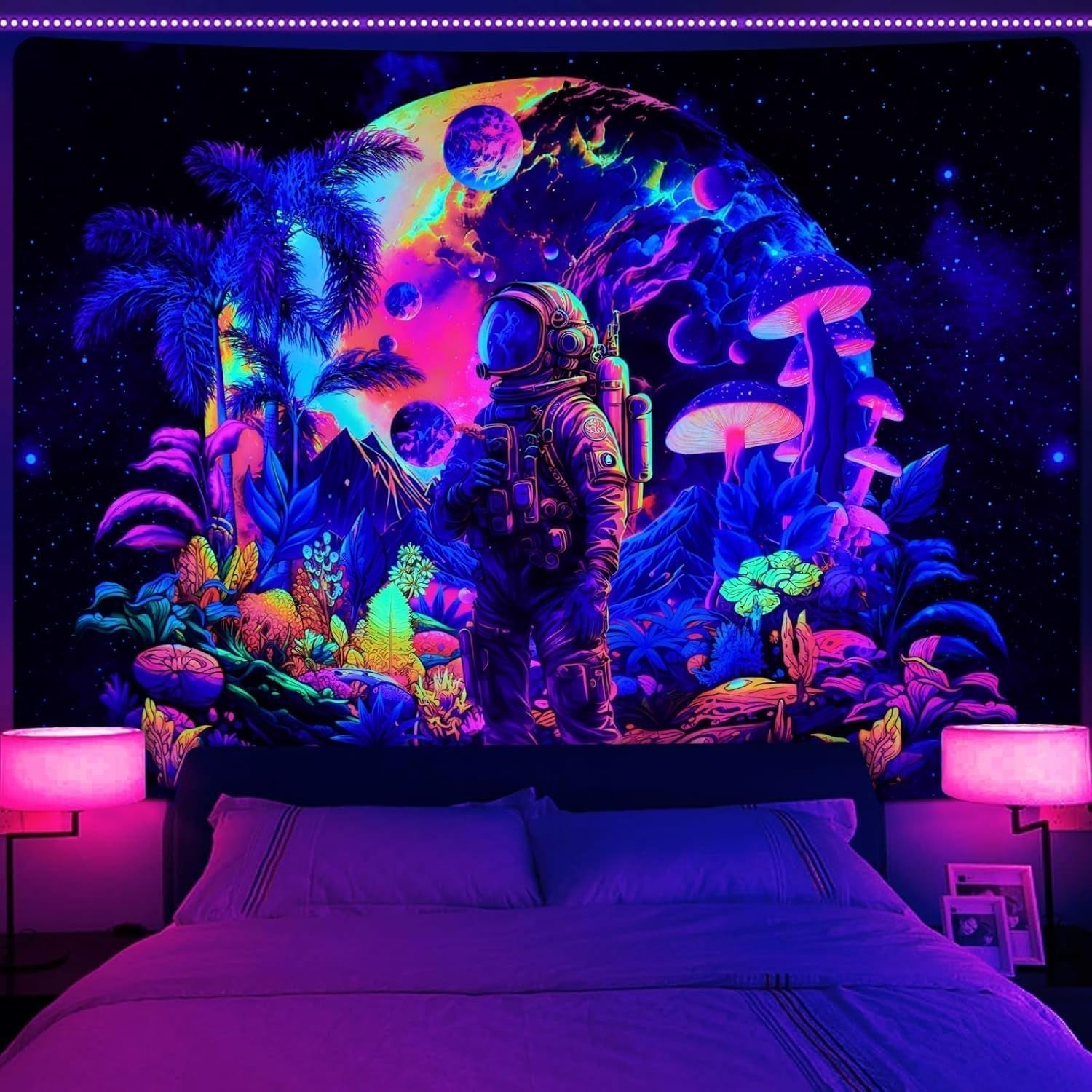 Arazzo alishomtll luce nera astronauta fungo fluorescente botanico Casa - Accessori e Decorazioni Naty Shop Multi 210L X 150B Cm