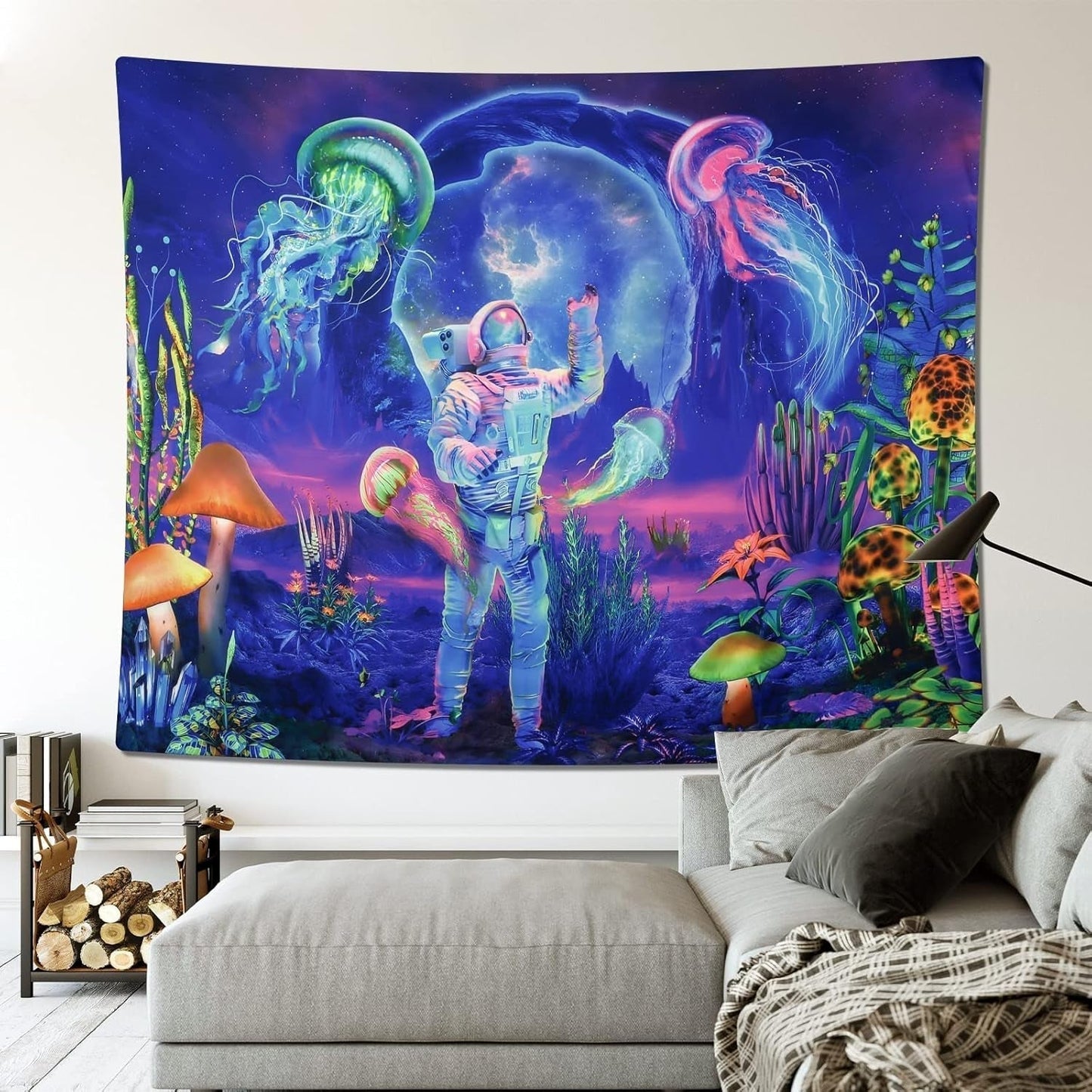 Arazzo betylfoy luce nera astronauta piante reattive meduse Home - Accessori e Decorazioni Naty Shop