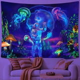 Arazzo betylfoy luce nera astronauta piante reattive meduse Home - Accessori e Decorazioni Naty Shop