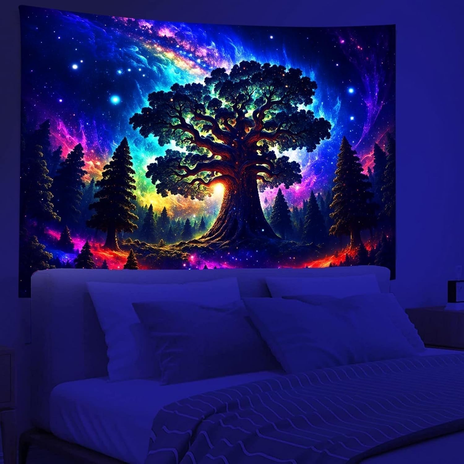Arazzo luce nera foresta psichedelica natura albero stelle galassia Home - Accessori e Decorazioni Naty Shop