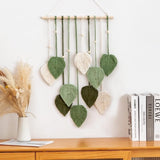 Arazzo verde naturale che decora le pareti della zona notte della camera Casa - Accessori e Decorazioni Naty Shop