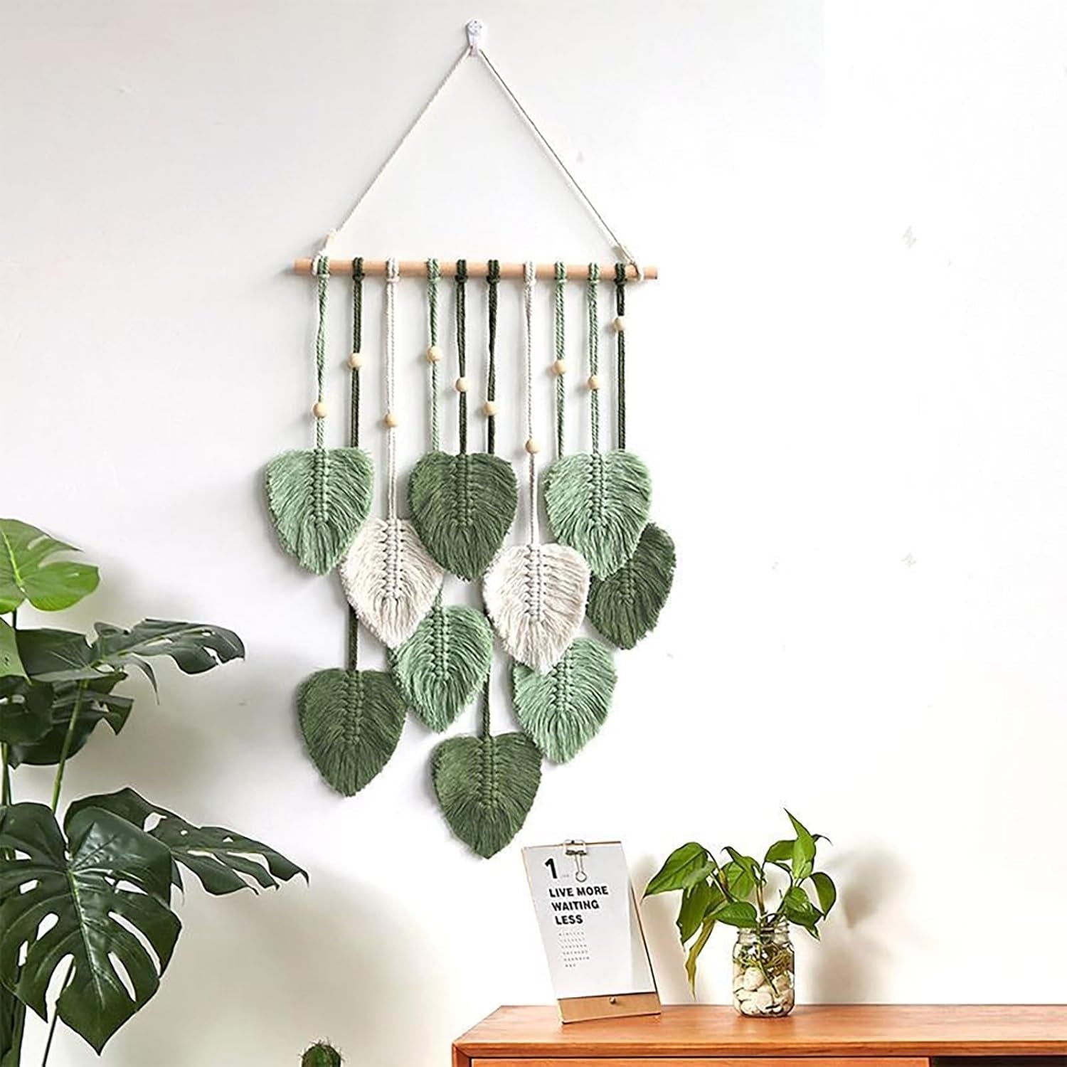 Arazzo verde naturale che decora le pareti della zona notte della camera Casa - Accessori e Decorazioni Naty Shop