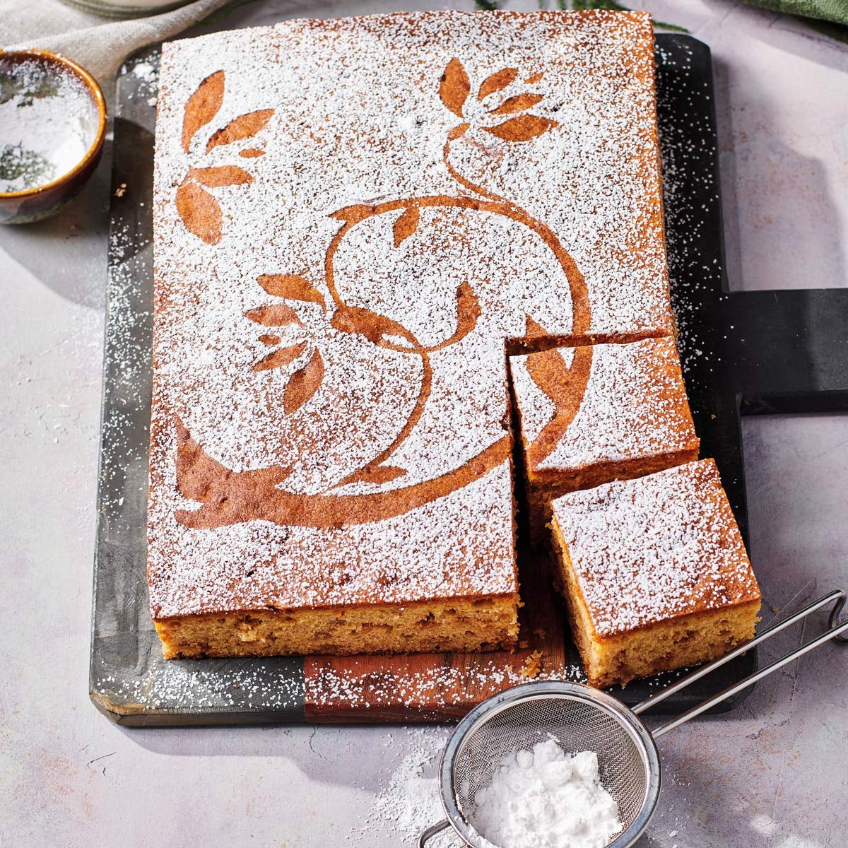 FunCakes Zucchero a Velo, Zucchero a Velo Raffinato per Dolciumi, Texture Ultra Fine, Perfetto per Preparare Crema al Burro o Spalmare Fondant, Halal, 900g di Pasta di Zucchero Naty Shop